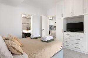 Villa Rocabella with heated pool & jacuzzi in Lindos