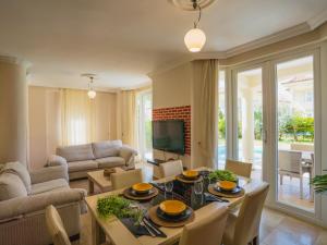 Çalışta Denize Sıfır 10 Kişilik Villa Starfish 4