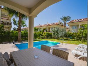 Çalışta Denize Sıfır 10 Kişilik Villa Starfish 4