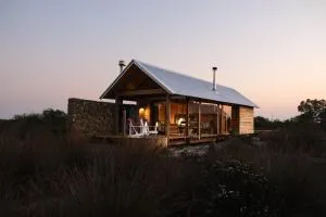 !Khwa ttu - Swartwater