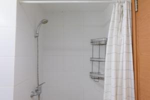 Modern Designed and Strategic Studio Room at Beverly Dago Apartment By Travelio