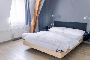 Comfort Double Room room in Royal Hotel - Urban Living