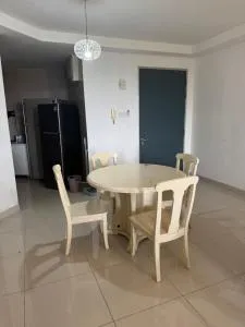 Green Beverly Hills - 班吉