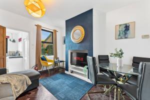 Simplistic Central 3 Bed in Chester - Garden