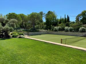 Villa Qalaisie - Luxury Villa for 16 on Terre Blanche Golf Estate