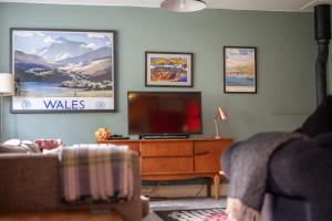 Tyr Adar at Graig Wen