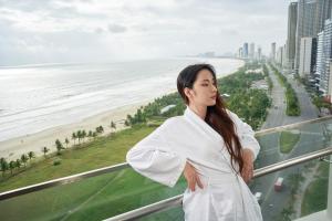 Căn Hộ 2 Phòng Ngủ Nhìn Ra Biển (Two-Bedroom Apartment with Ocean View)