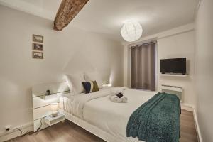 Superb apartment in the center of Paris by Stusioprestige