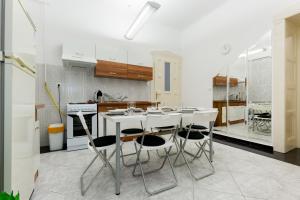 K17 "Kinizsi" Apartment