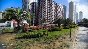 Apto aconchegante com 2 quartos, a 40mt da praia em frente a feirinha da Guilhermina