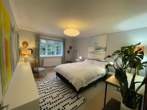 Cosy Kew Flat with Two Bedrooms - London