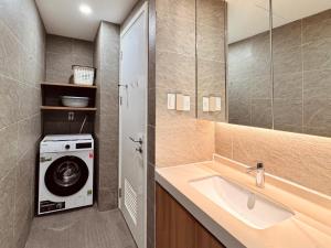 Super Cozy & Quiet Apartment, 1Br Republic Plaza