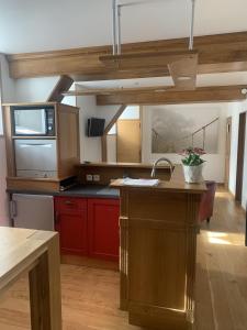 Maisons d'hotes Le Clos des Tilleuls D Day Home, Chambres d'hotes, Suite avec Sauna Privatif, Suite avec balneotherapie privative, en supplement option SPA bain a remous : photos des chambres