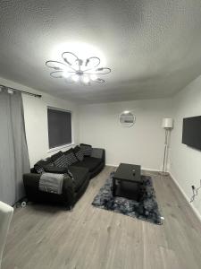 Spacious 3 Bedroom Home in Bletchley