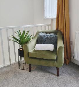 Beautiful 2 Bed House, Central spot with free parking