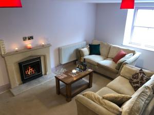 Cosy Cottage, Market Square View, Grade 2 Listed!