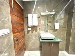kasauli Countryside inn with Pool by Kasauli Vista