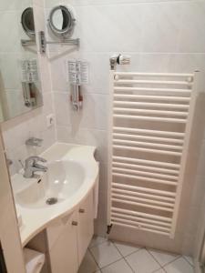 Deluxe Double Room with Balcony room in Hotel am Kurpark