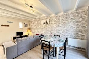 Maisonnette refaite à neuf - 300m des plages