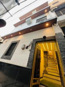 Kedar Stays By Inka Kashi