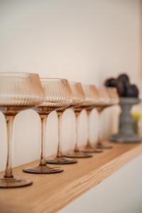 Freshly renovated apartment next to Old Down