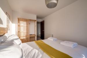 Custom House Square City Centre Retreat