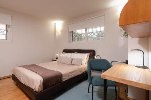 Bright, Cosy Studio close to Glyfada Beach & Center