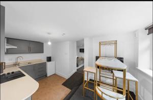Canterbury City Guesthouse withEn-suite rooms and Hot-tub
