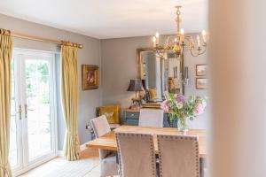 Stunning Character Property with hot tub & SAUNA