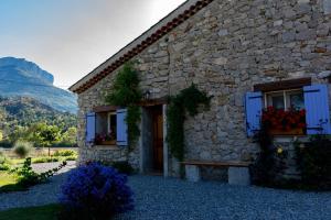 Renovated farm, ferme rénovée
