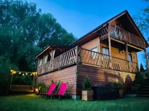 Domek nad jeziorem - Zapusta