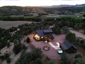 White Cliffs Vista Panoramic Views Hot Tub NPs
