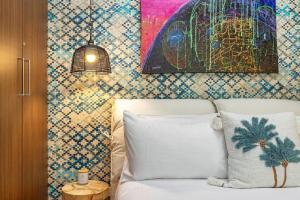 Urban Oasis in Waterloo With Private Balcony