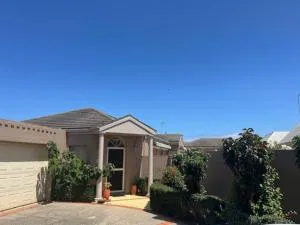 Secluded Sanctuary - 巴旺赫兹