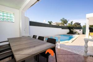 #039 Family Private Pool AC