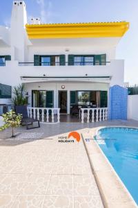 #039 Family Private Pool AC