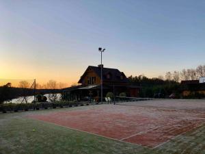 Zdunlandia Dom nad Jeziorem, jacuzzi, kort, basen