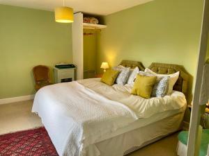 Lower Buckton Country Living Big House near Ludlow 6 bedrooms sleep 12