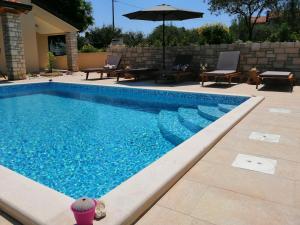 Villa Stella Juricani for 6 people near Umag with private pool only 4 km from the beach