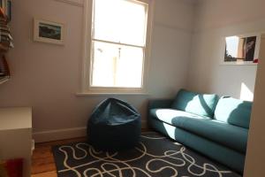 Bright Two Bedroom House with Parking and Garden