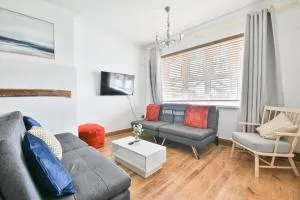 StayRight Homely 3 Bedroom House in Vibrant Whitchurch - Taffs Well