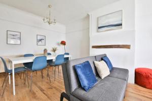 StayRight Homely 3 Bedroom House in Vibrant Whitchurch