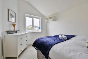 StayRight Homely 3 Bedroom House in Vibrant Whitchurch