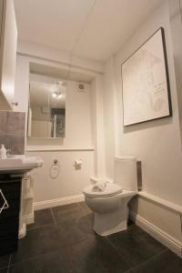 Large clifton one bed flat and parking