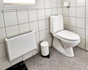 1B, Stuga m havsutsikt & 50m till strand