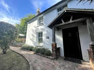 South Downs Listed Cottage - 奥尔弗里斯顿