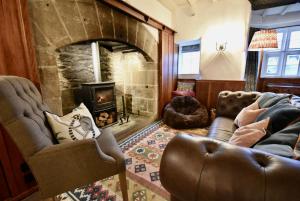 Grade II Listed Peak District Property