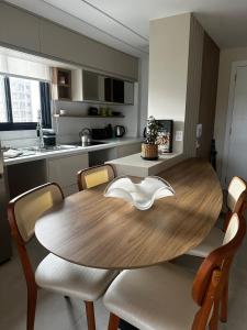 Apartamento na Praia Brava, 650m do mar, ao lado de Balneário Camboriú