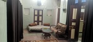 Feel Aesthetic Kashi Home Stay