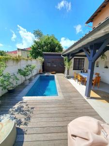 Villas Charming house with pool, near metro : photos des chambres
